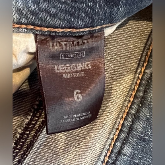 Express Stretch Legging Destroyed Style *Reduced Price* - Picture 3 of 6